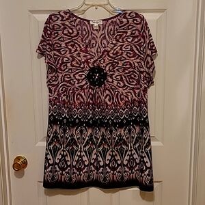 Purple, black and white short sleeve top. Size 1X